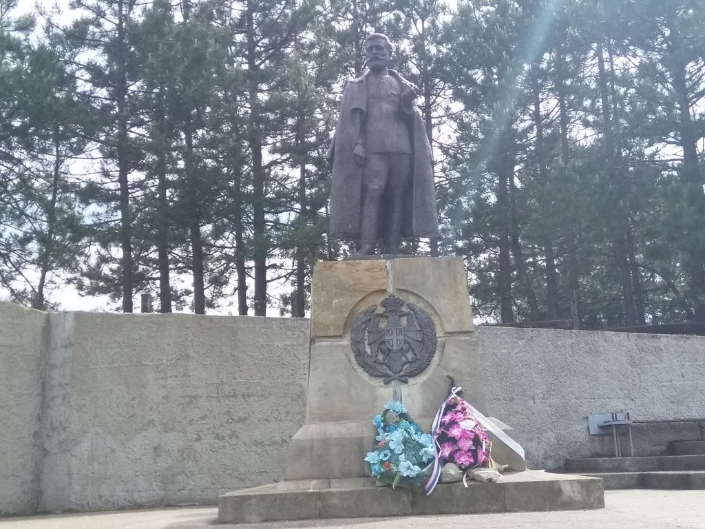 Spomenik Draži Mihailoviću