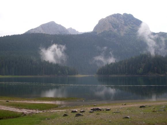This image has an empty alt attribute; its file name is durmitor-crno-jezero-11.jpg