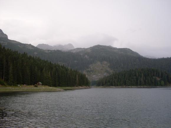 This image has an empty alt attribute; its file name is durmitor-crno-jezero-33.jpg